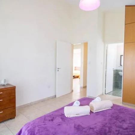 Fortuna - Elegant 3br Retreat Near Coral Bay