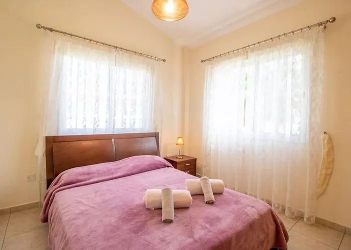 Fortuna - Elegant 3br Retreat Near Coral Bay Hébergement de vacances