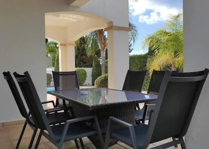 Hébergement de vacances Fortuna - Elegant 3br Retreat Near Coral Bay Peyia