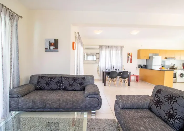 Fortuna - Elegant 3br Retreat Near Coral Bay Hébergement de vacances