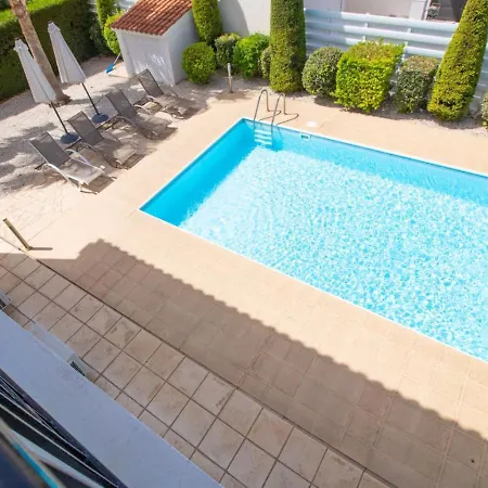 Fortuna - Elegant 3br Retreat Near Coral Bay *